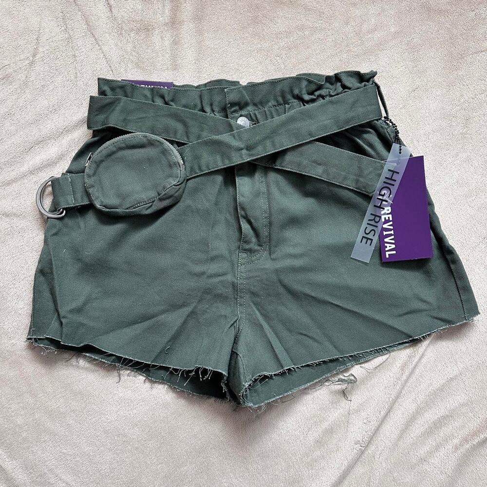 High Revival green cargo 100% cotton shorts with belt pouch size S